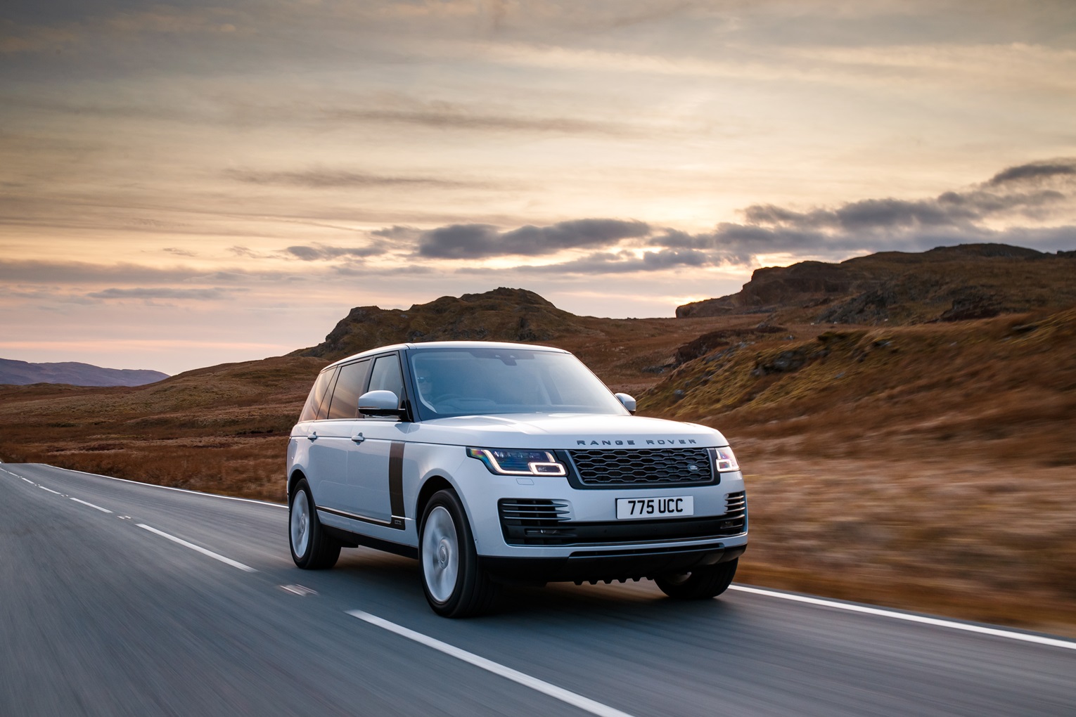 Range Rover: l&#8217;iconico SUV di lusso diventa ancora più raffinato