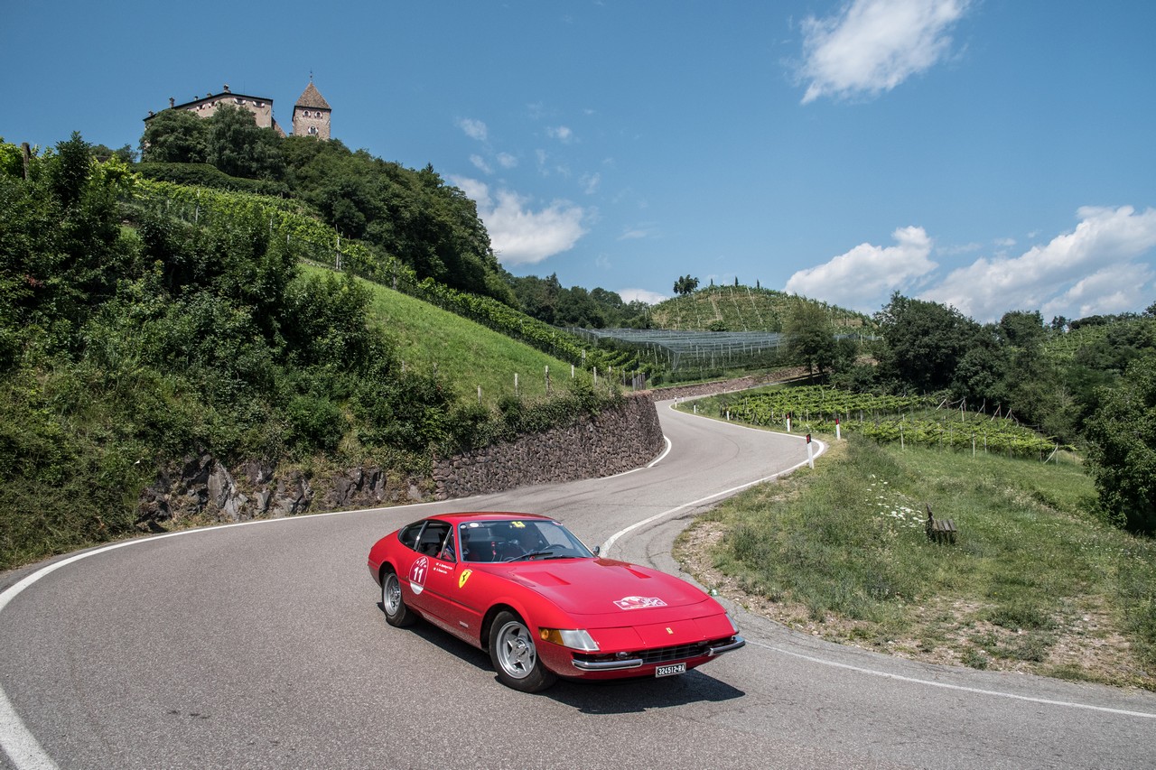Stella Alpina 2018: auto storiche e Ferrari sulle Dolomiti