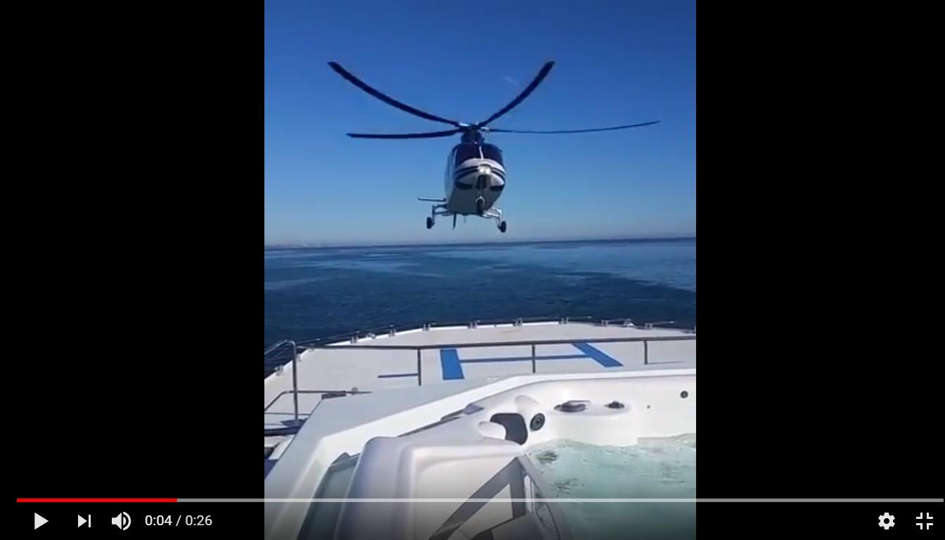 Elicottero atterra su yacht di lusso a Malibu [Video on board]