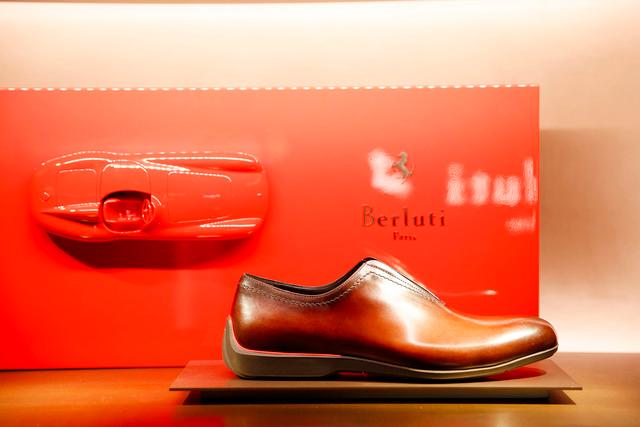 Scarpe eleganti: Ferrari e Berluti con una limited edition per gentleman driver