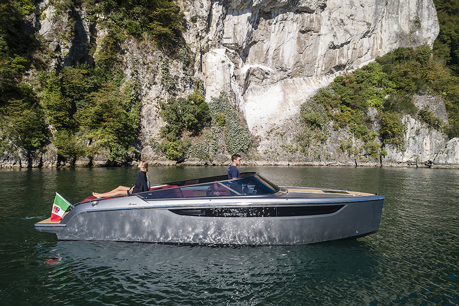 Barca Cranchi E26 Classic: daycruiser e tender per yacht di lusso