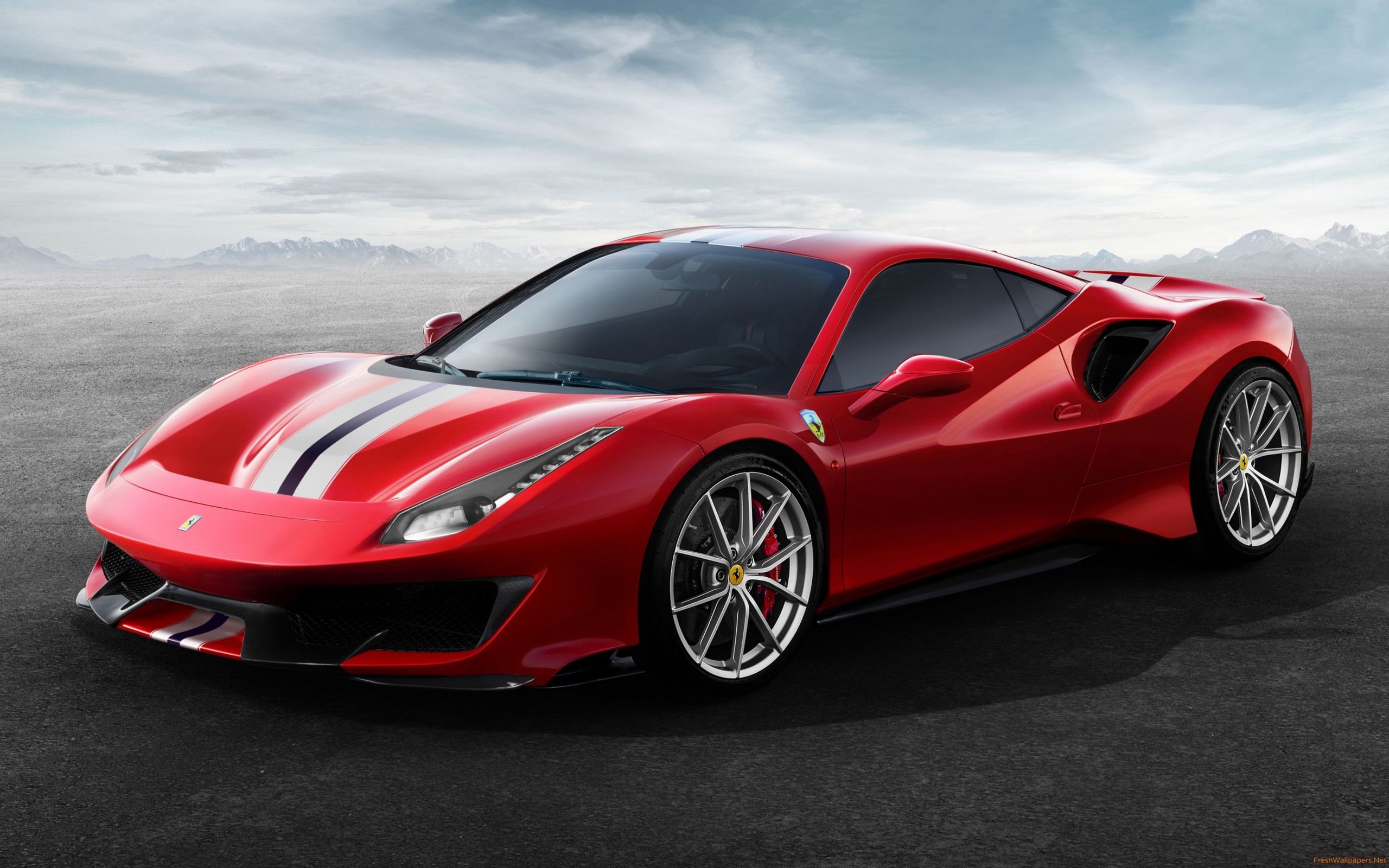 Ferrari 488 Pista: auto sportiva 2018 per MotorSport [Video]