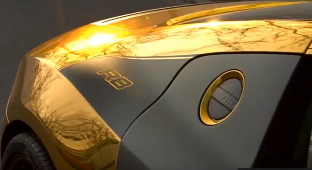 Audi R8 dorata a spasso in Germania [Video]