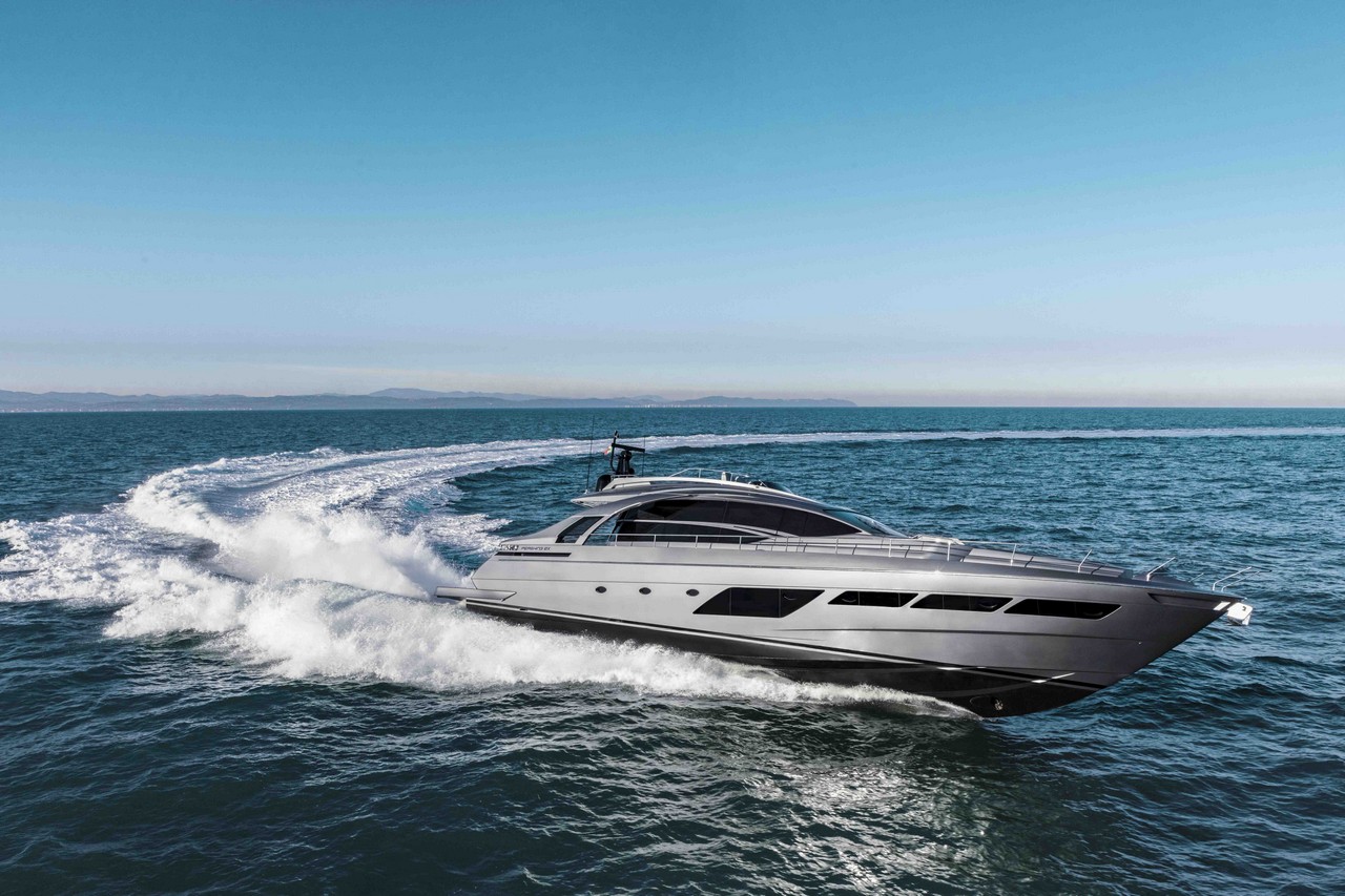 Yacht Pershing 8X: innovazione ed avanguardia estetica