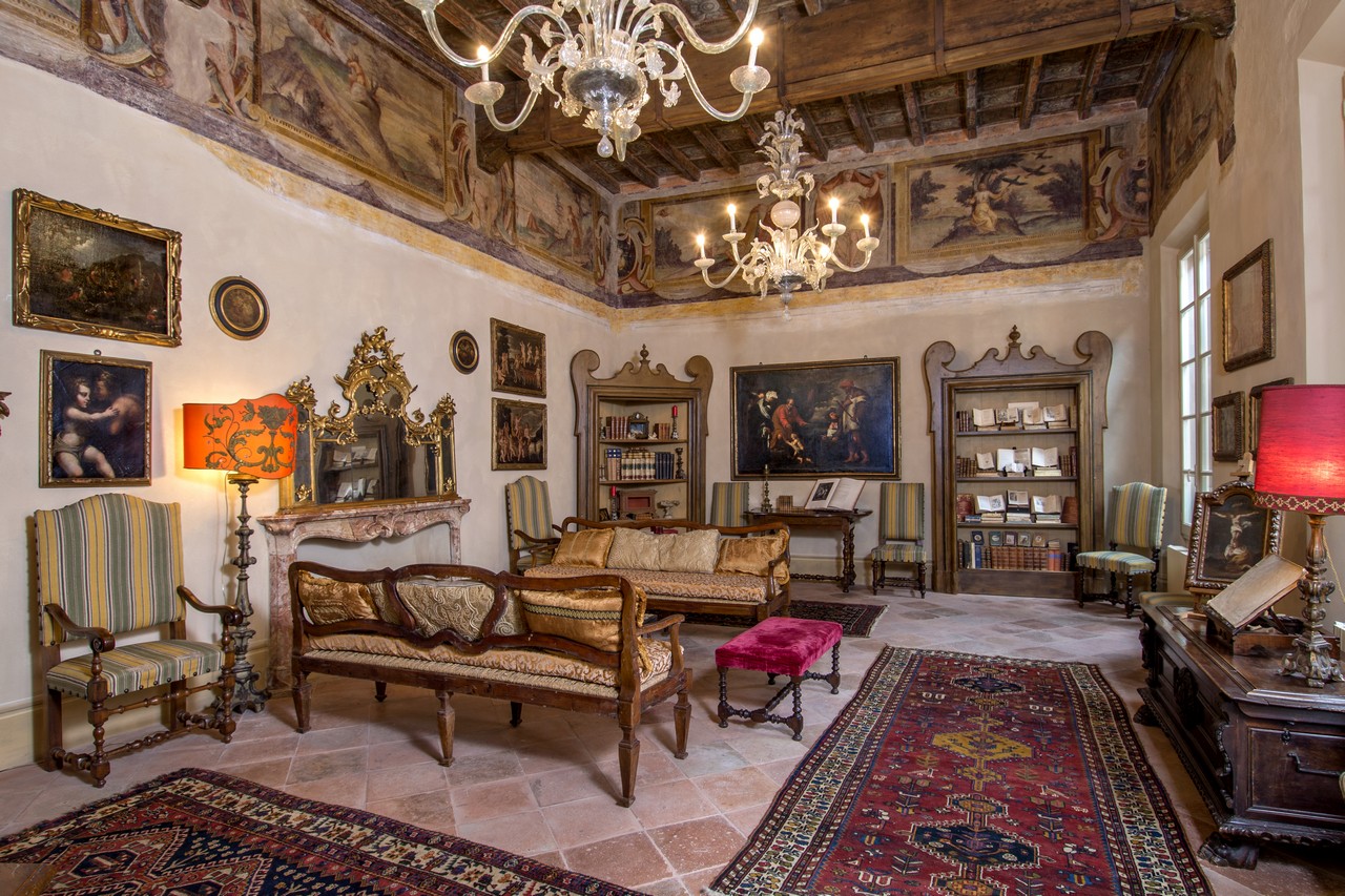 Palazzo storico in vendita a Reggio Emilia: custodisce un pianoforte di Verdi
