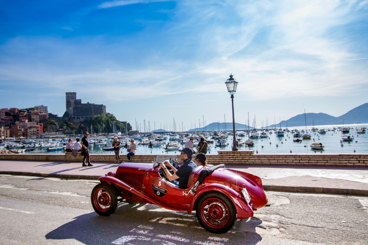 Terre di Canossa 2019: auto storiche da molte nazioni