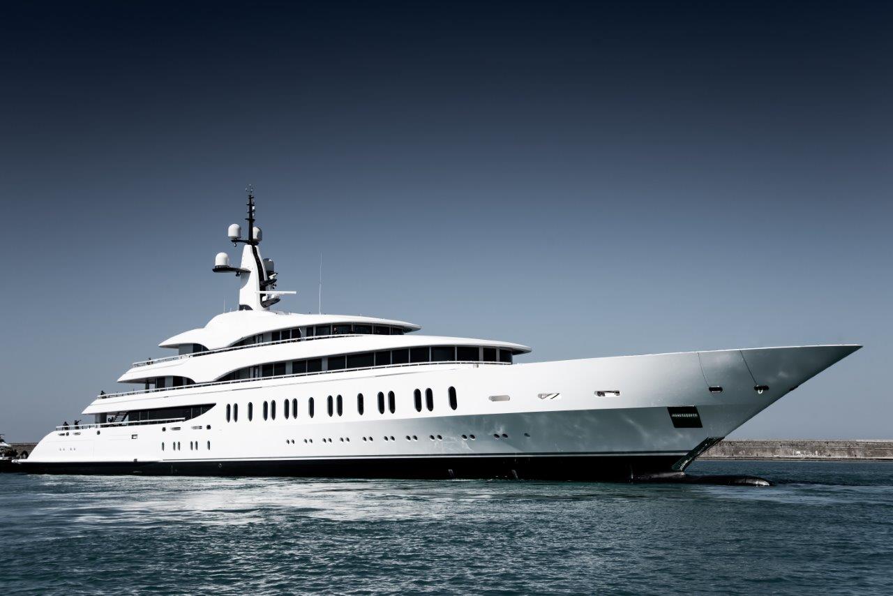 Yacht di lusso Benetti FB275: classe e raffinatezza al top