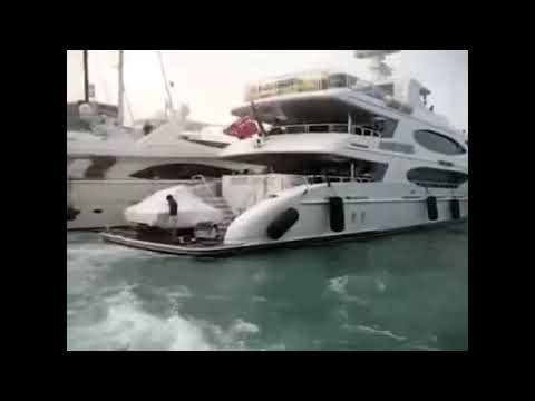 Yacht di lusso: incidente in darsena [Video]