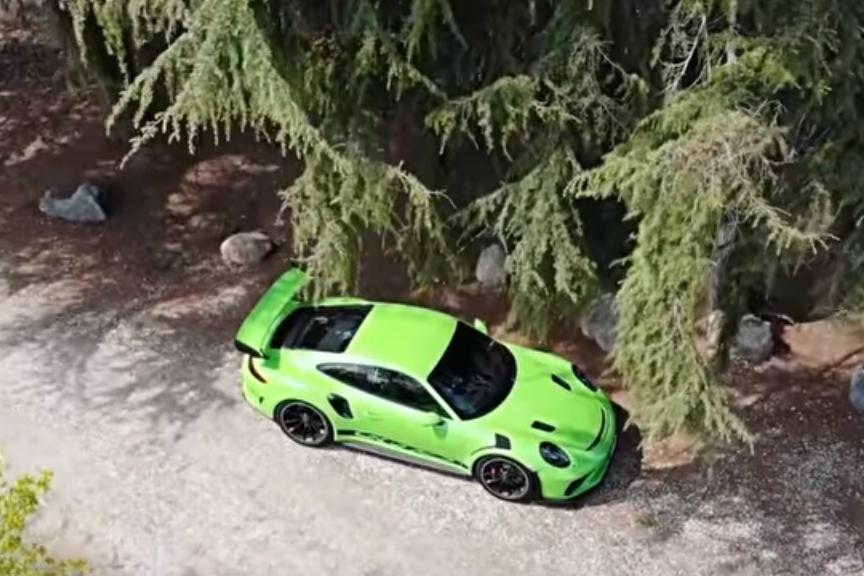 Porsche 911 GT3 RS: supercar tedesca senza compromessi [Video]