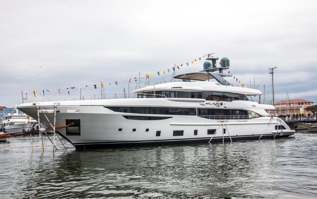 Yacht di lusso Benetti Diamond 145 Ink: primo varo della serie