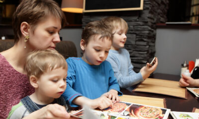 Intrattenere i bambini al ristorante i consigli creativi salva cena