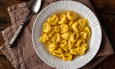 Il perfetto brodo per i tortellini della Vigilia dello chef Barbieri