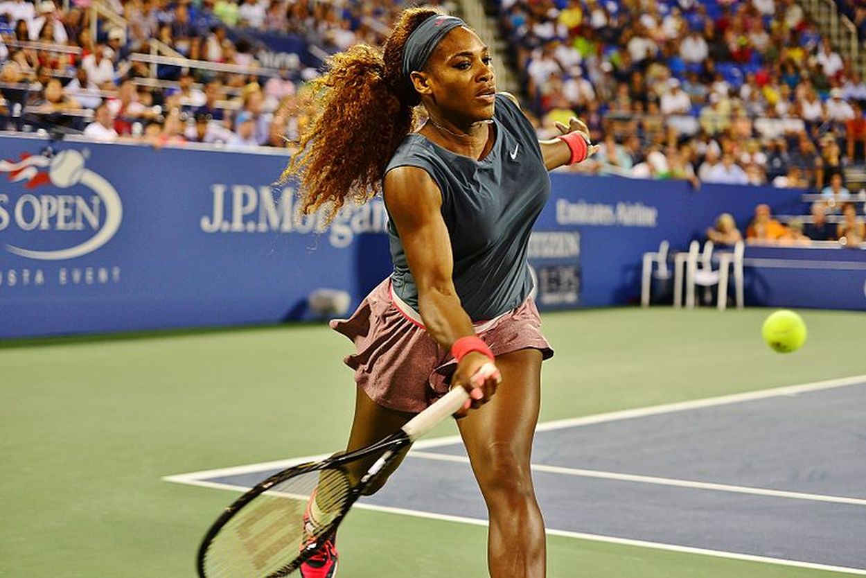 Serena Williams vittima di body shaming: “Si dovrebbe ritirare”