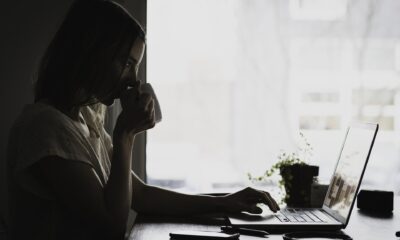 Come vestirsi per una videoconferenza
