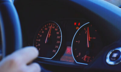 Come riconoscere le spie dell'auto