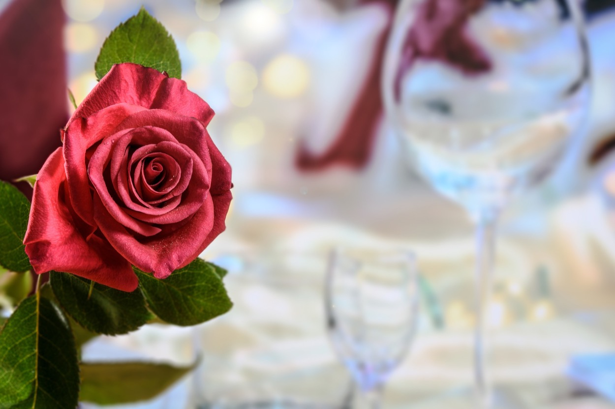 Cena romantica a casa: come allestirla in terrazzo o in balcone