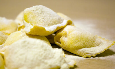 Ravioli ripieni di porcini, fichi confit e ricotta dello chef Massimo Bianchi