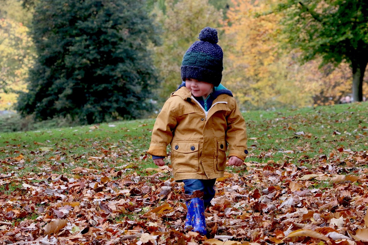 5 cose economiche e divertenti da fare con i bambini in autunno