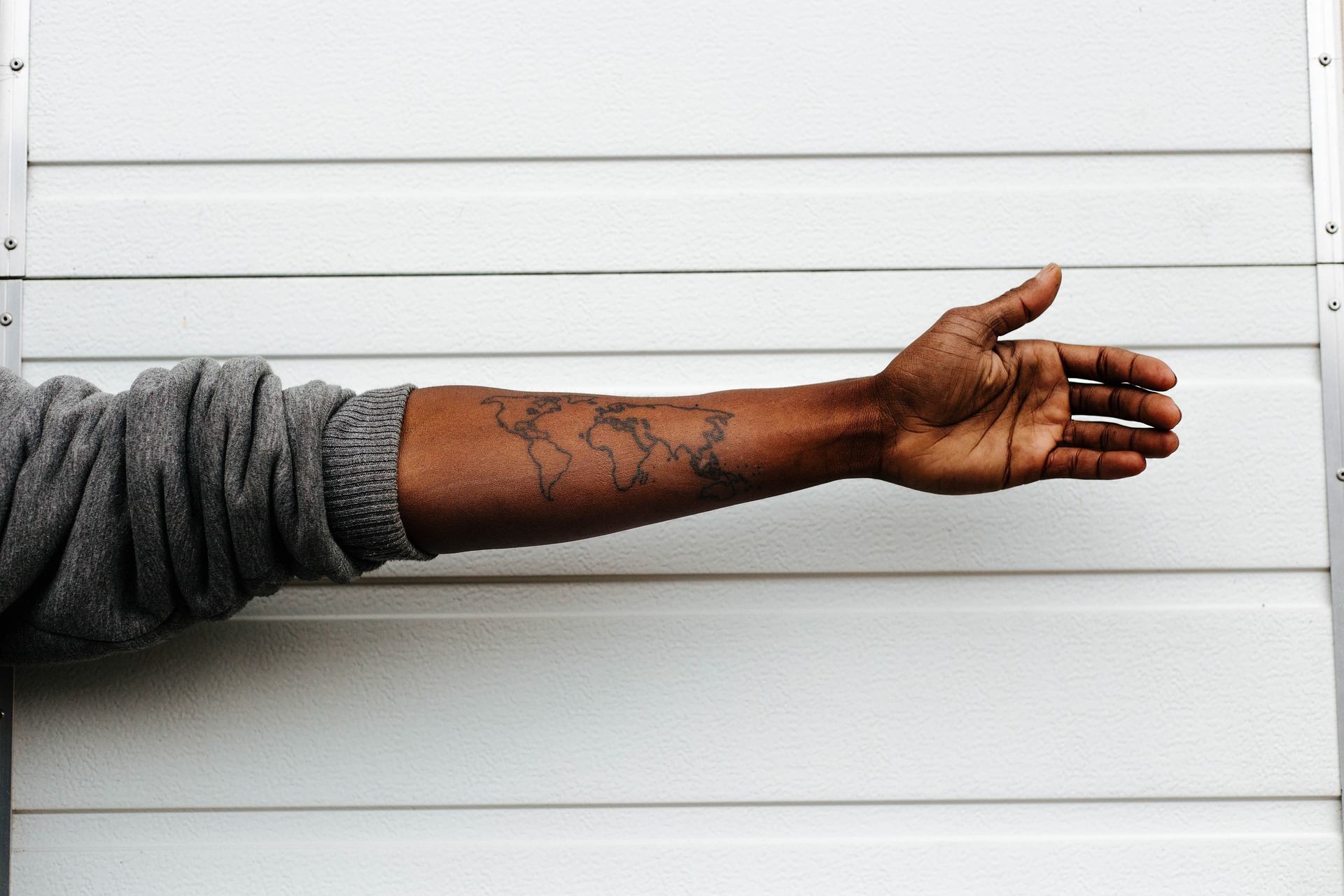 Tatuaggio sbiadito dopo poco tempo: è normale?