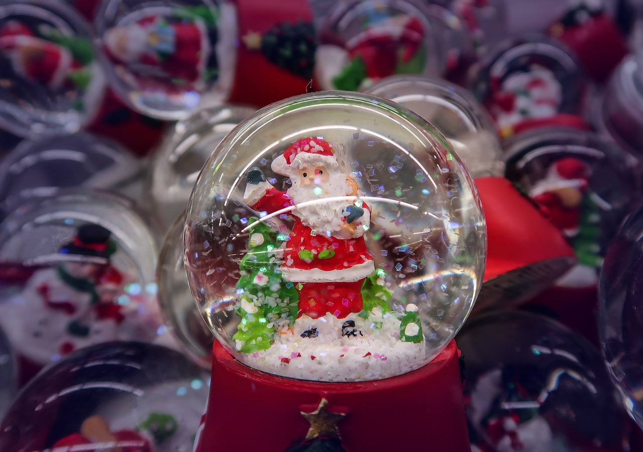 Come creare un globo di neve insieme ai bambini