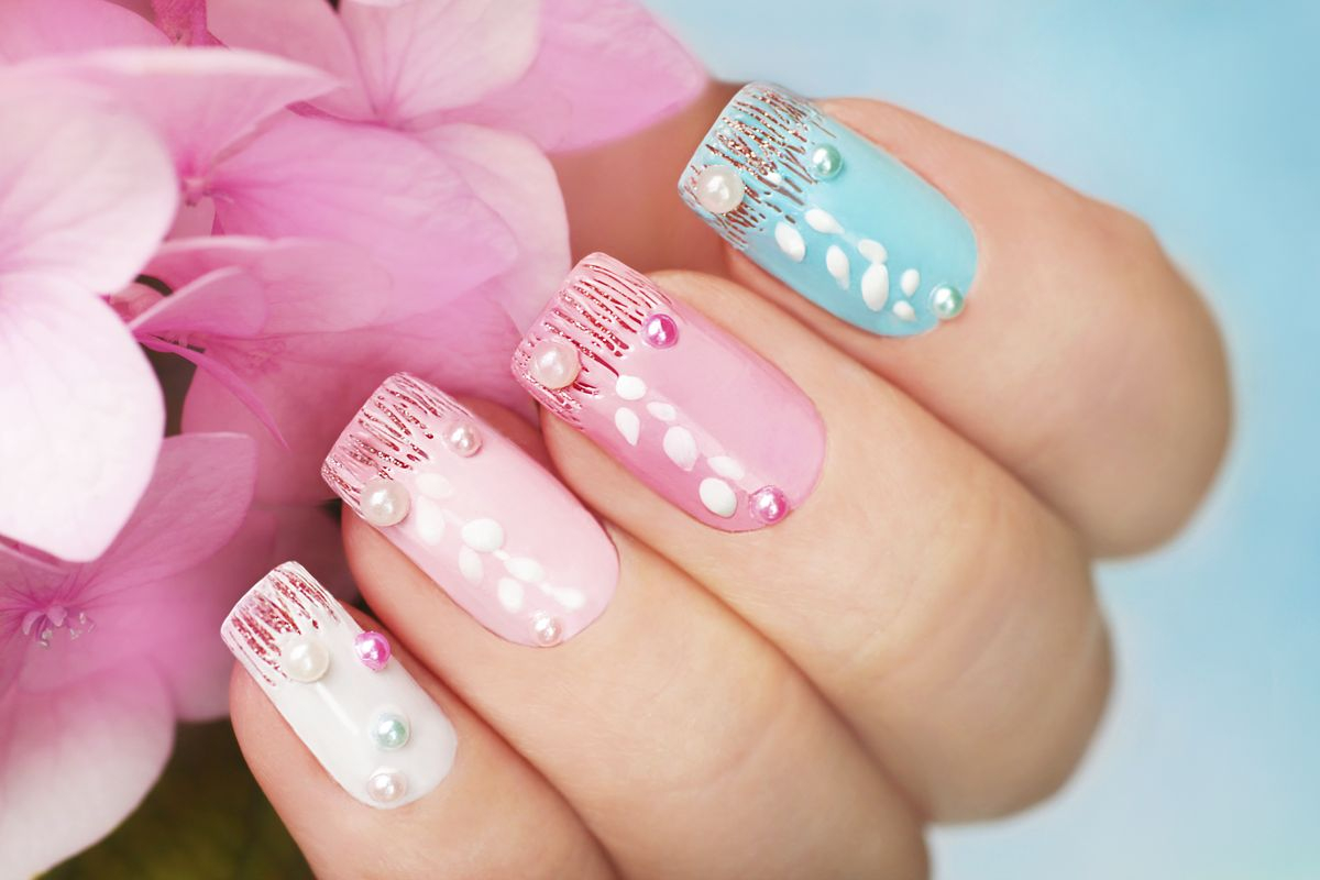 8. Nail art con strass - wide 5