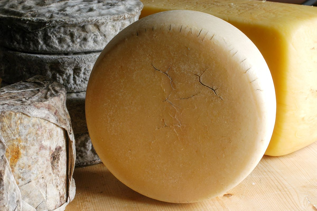 Jarlsberg, il formaggio che fa bene alle ossa e non aumenta il colesterolo