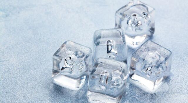 Ice bathing, cosa è la moda “ghiacciata” che fa bruciare calorie e dimagrire