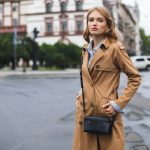 Trench donna: come scegliere e indossare quello giusto