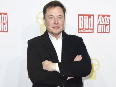 Elon Musk lancia la fragranza ‘Capelli bruciati’