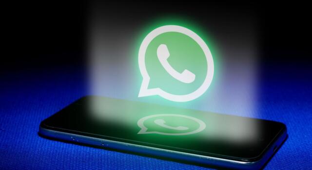 Sondaggi su WhatsApp: come farli e inviarli