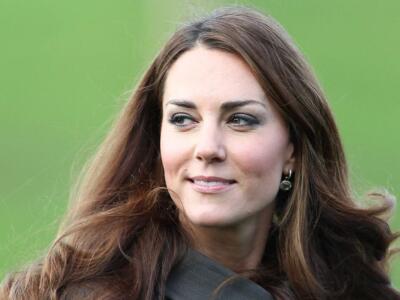 Kate Middleton, il cappotto pied de poule e l’omaggio a Lady Diana