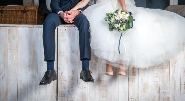 Fermate il matrimonio!: trama e cast