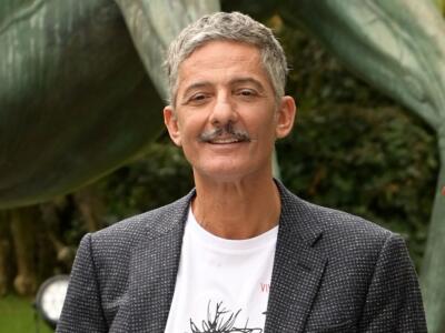 Fiorello omaggio commosso Maurizio Costanzo a Viva Rai 2: “Quando mi dicevi…”