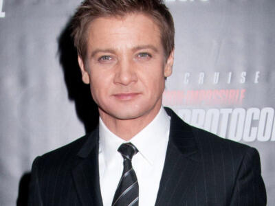 Jeremy Renner, incidente mentre spalava neve: come sta l’attore