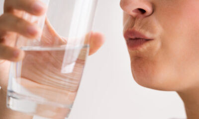 bere acqua