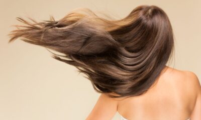 donna capelli lunghi lisci chioma