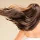 donna capelli lunghi lisci chioma