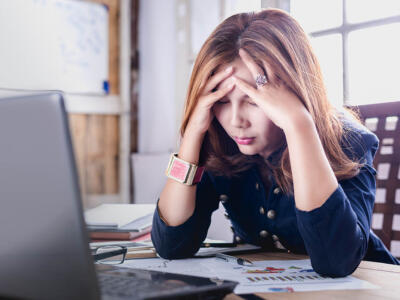 Burnout lavorativo: cosa è, sintomi e come comportarsi
