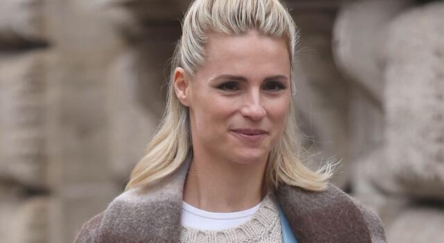 Michelle Hunziker in vacanza: guaio con l&#8217;aereo ma poi&#8230; Dove è andata