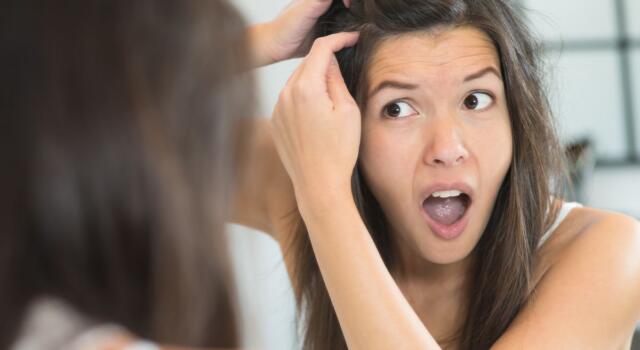 Come ritardare l&#8217;invecchiamento dei capelli