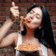digestione la migliore posizione quando si mangia