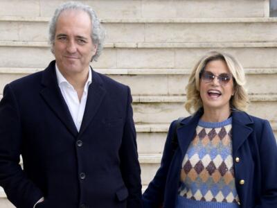 Simona Ventura e Giovanni Terzi: “C’è data matrimonio”. Lui: “40% miei polmoni compromesso”