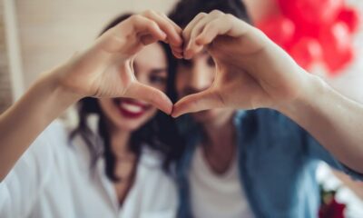 san valentino amore coppia mani cuore