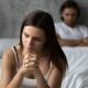 ragazza triste litigio coppia