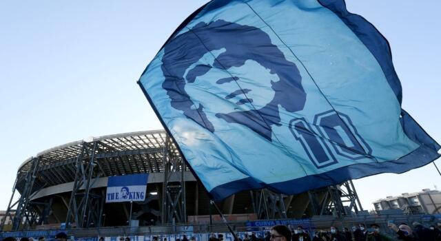 Francesco Paolantoni, scudetto Napoli e promessa mantenuta: nudo nel Lungomare. Il video