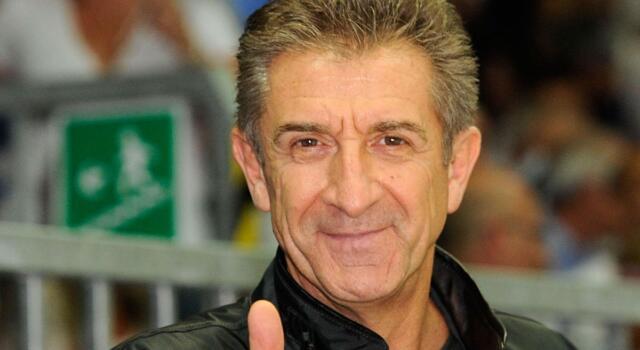 Ezio Greggio e suo figlio Gabriele: la foto per il compleanno. Due gocce d&#8217;acqua