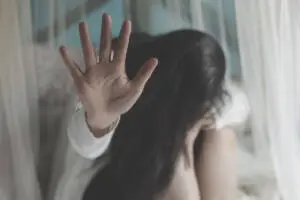 "Quanto durano 10 secondi?": spopola il nuovo trend contro il bidello assolto