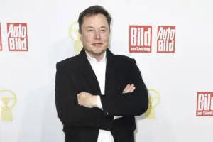 Twitter, continua la rivoluzione X di Elon Musk: adesso i tweet diventano post
