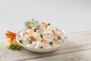 Perché l'insalata russa si chiama così?