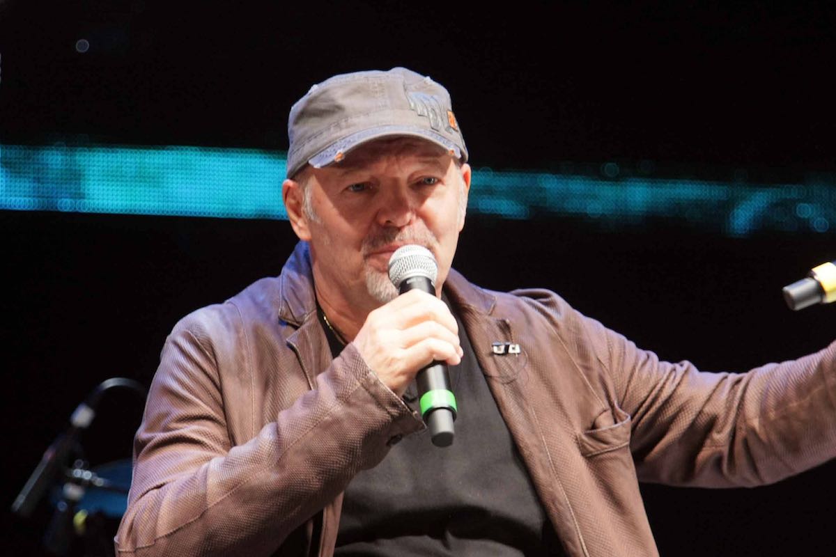 Gli sbagli che fai di Vasco Rossi: il significato della colonna sonora della serie Il Supervissuto